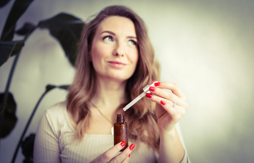 Cannabis Sativa - 100% Pure Hemp Seed Oil (Organic / Cold pressed / Unrefined)